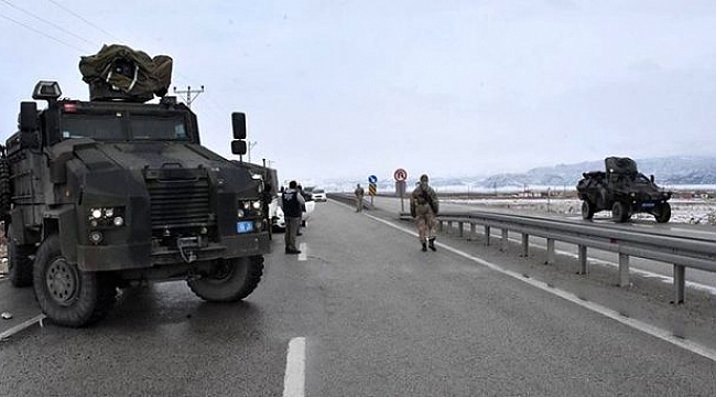 Son dakika: Ağrı'daki roketli saldırıda ağır yaralanan gümrük personeli şehit oldu.
