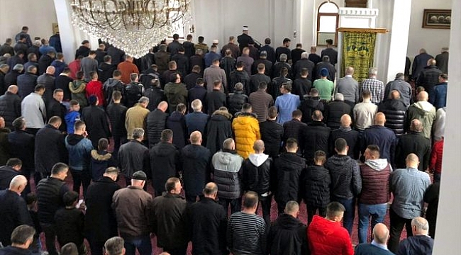 Son Dakika: Din İşleri Yüksek Kurulu: Risk grubundaki Müslümanlar cuma namazı yerine evde öğle namazı kılabilir.