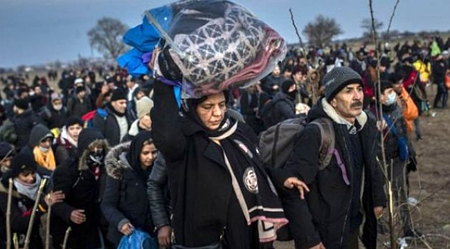 Son dakika: Edirne'den Yunanistan'a geçen göçmen sayısı 135 bin 844 oldu.