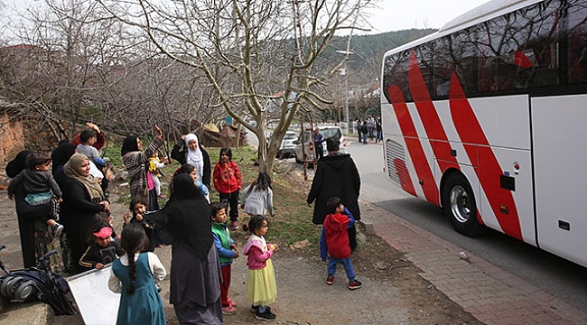 Ümraniye'den yola çıkan 23 Suriyeli memleketlerine dönüyor.