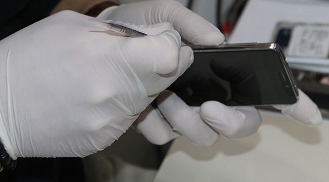 Virüs Çin'de üretilen telefon aksesuarlarına ilgiyi azalttı.