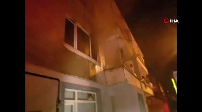 3 katlı binada çıkan yangın mahalleliyi sokağa döktü.