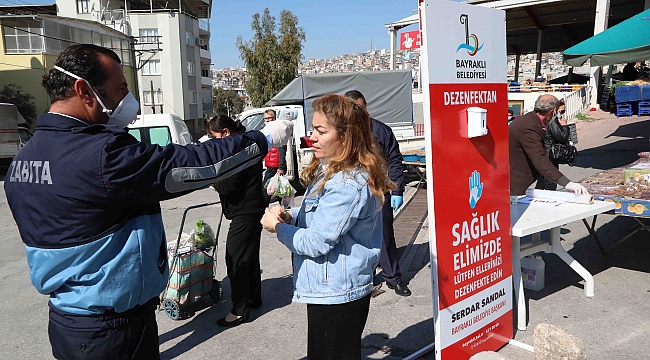 Bayraklı zabıtasından pazar yerlerinde denetim Hafta sonu pazarları yasak nedeniyle bugün açıldı.