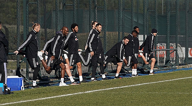 Beşiktaş'ta grup idmanları başladı.
