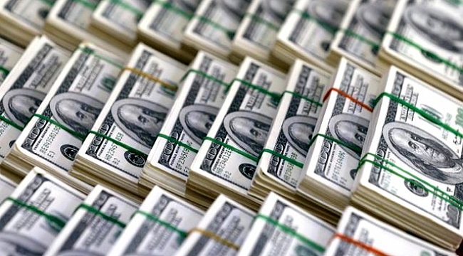 Haftaya düşüşle başlayan dolar, 6,87'den işlem görüyor.