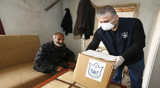 Konak, bakıma muhtaçlara el uzatıyor.