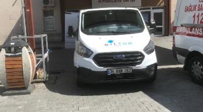 Sağlık çalışanlarına destek olmak amacıyla yemek dağıtıyorlar