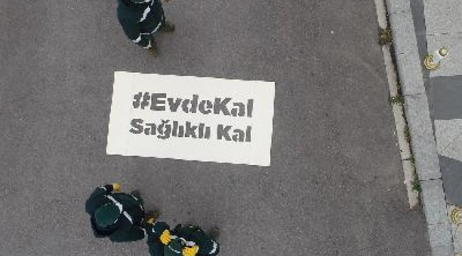 Sultanbeyli'de caddeler, sokaklar ‘Evde Kal’ diyor