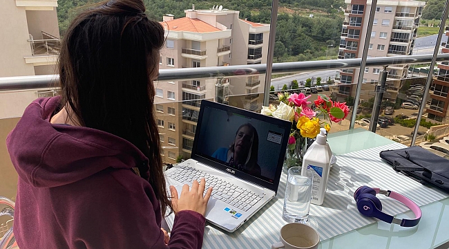Bayraklı’da öğretmenlere ‘online ders’ eğitimi.