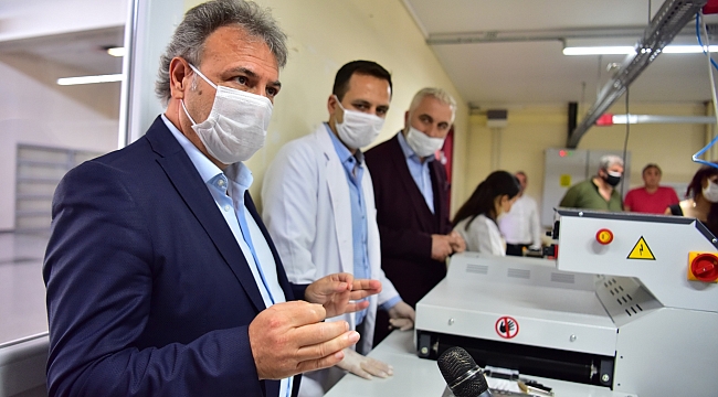 Bornova’da günde 30 bin maske üretilebilecek    Bornova Belediyesi maske üretiminde vites büyüttü.