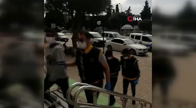 Girdikleri yazlık evleri kendi evleri gibi kullandıktan sonra soydular.