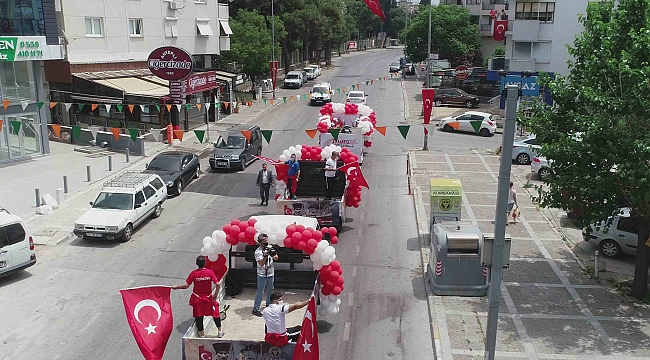 - Milli Mücadele coşkusu balkonlara sığmadı. - Buca’da gün boyu 19 Mayıs coşkusu - 19 Mayıs’a balkonlardan karnaval gibi kutlama.