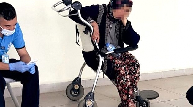 Pazarcı kadın, şalvarın içinde doğurduğu bebeğini tezgahın altına attı.