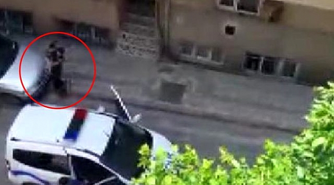 Sokakta polisi gören çocuk ağladı, polis ailelere sitem etti: Biz Yunan polisi miyiz?.