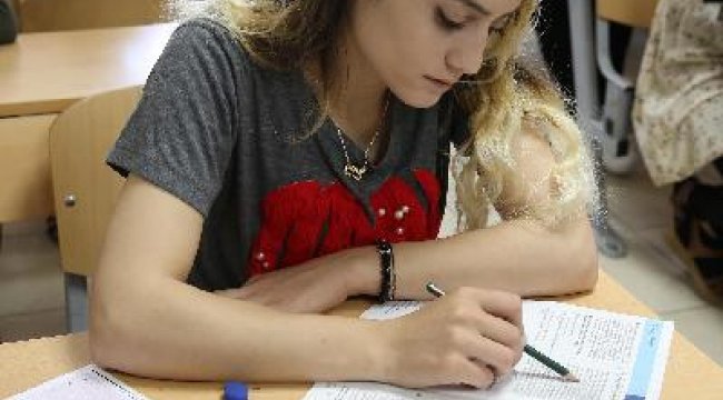 Üniversite adaylarına tavsiyeler: Evde maskeyle deneme sınavı çözün