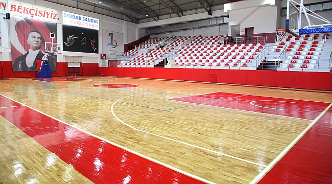 Bayraklı Belediyesi spor tesislerini yeniledi.