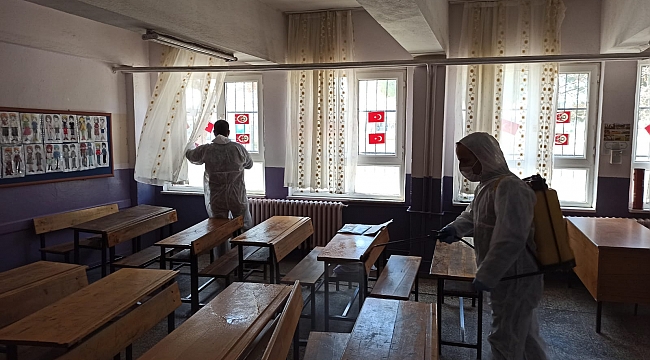 BURHANİYE’DE OKULLAR SINAV ÖNCESİ DEZENFEKTE EDİLDİ.