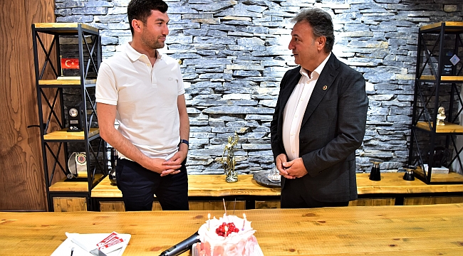 En genç Başkan’a doğum günü sürprizi.