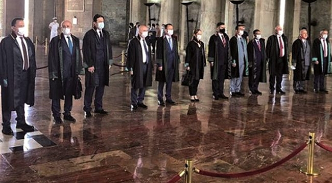 Metin Feyzioğlu'nun Anıtkabir'den paylaştığı fotoğraf sonrası TBB'de istifa,