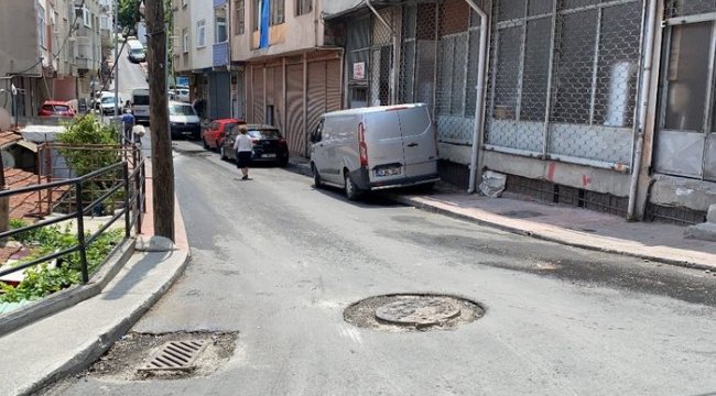 Vatandaş yarı çıplak kapkaççıları kovaladı