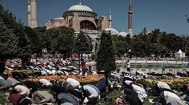 CHP yandaşı medyanın Ayasofya hazımsızlığı haberlerine böyle yansıdı!.