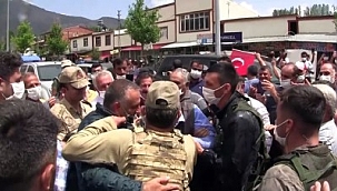 Operasyondan dönen Mehmetçik ve PÖH'ü kurban keserek karşıladılar - ERZURUM.