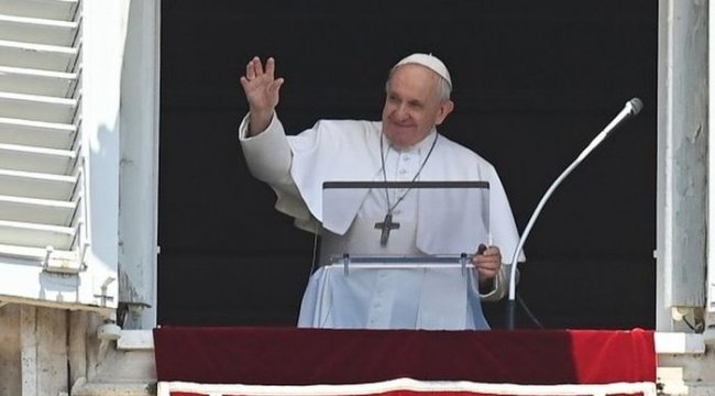 Papa: Ayasofya'yı düşünüyorum ve büyük acı duyuyorum