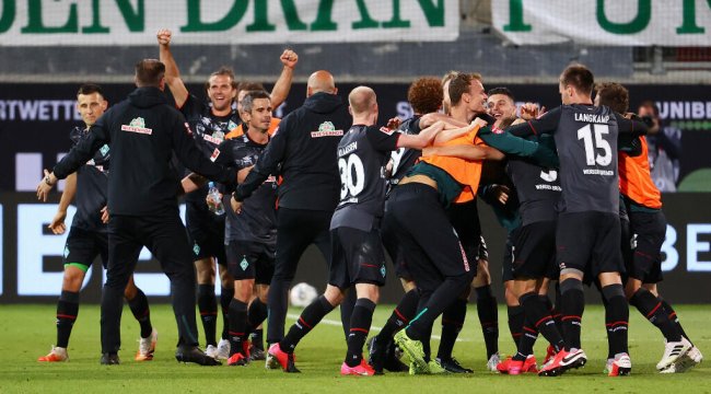 Werder Bremen Bundesliga’da kaldı!