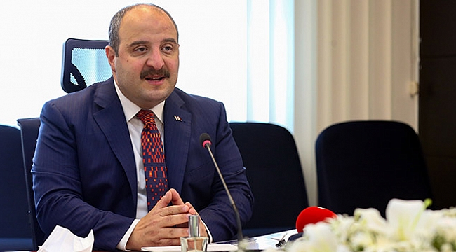 Bakan Varank: 'Tüm dünyanın gıptayla izlediği SİHA'larımızı Ukrayna'ya tedarik ediyoruz'.
