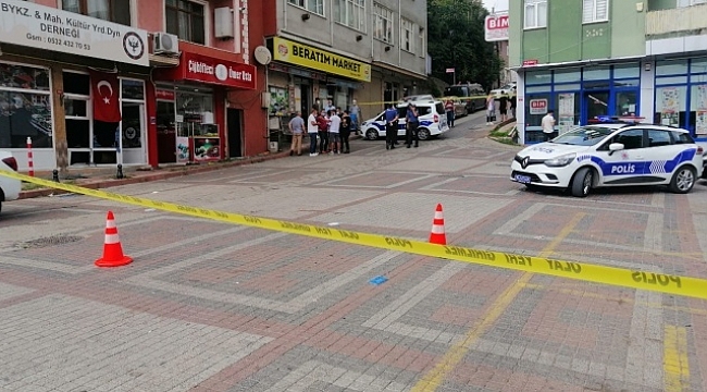 Beykoz&#039;da otomobille derneğe dalan silahlı saldırganlar kurşun yağdırdı.