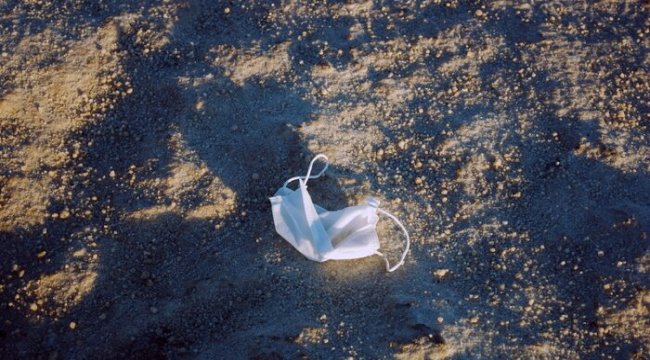 Binlerce kişinin ziyaret ettiği Tuz Gölü'nde tepki çeken görüntü