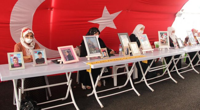 Diyarbakır&#039;da HDP önündeki eylemde 341&#039;inci gün