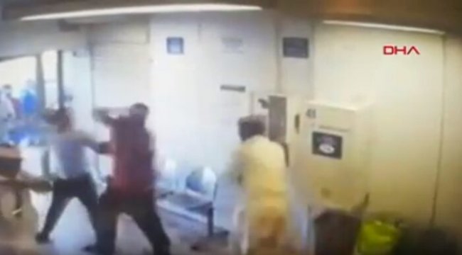 Fransa&#039;da &#039;maske takın&#039; diyen iş yeri sahibine çete dayağı