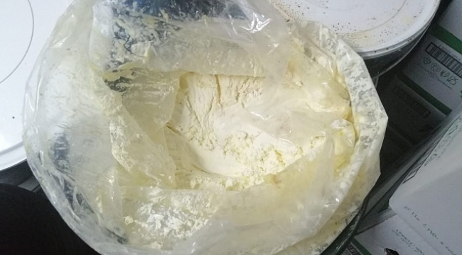 Gıda teröristi 5 yıllık peynirleri tekrar piyasaya sürmeye hazırlanırken yakalandı.