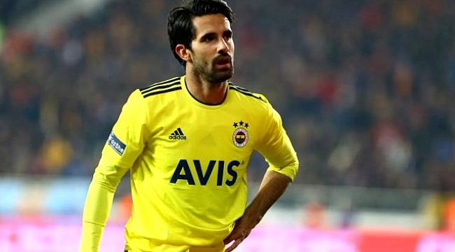 Göztepe, Fenerbahçe'den ayrılan Alper Potuk'la anlaşmaya çok yakın.