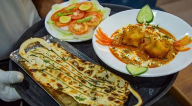 Hindistan’da maske ve koronavirüs şeklinde yemek