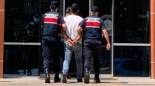 İzmir'de uyuşturucu operasyonu: 2 gözaltı!.