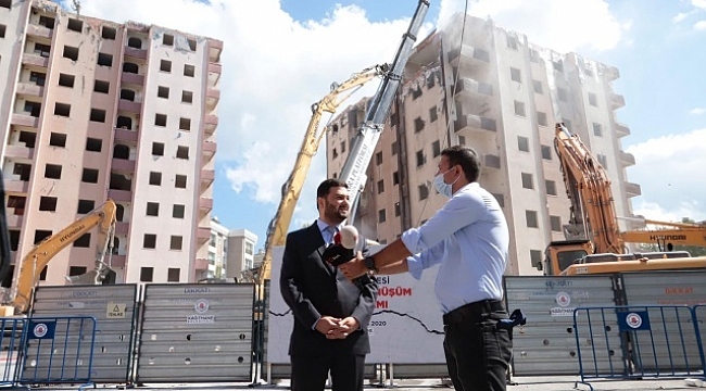 Kağıthane&#039;de riskli 288 daire kontrollü şekilde yıkıldı.