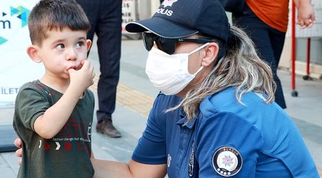 Kaybolan çocuk caddede ağlarken bulundu, polise söyledikleri güldürdü.
