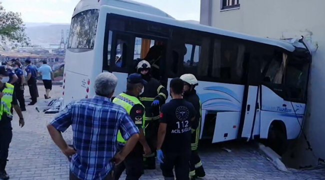 Kocaeli'de askerleri taşıyan midibüs kaza yaptı: Çok sayıda yaralı var