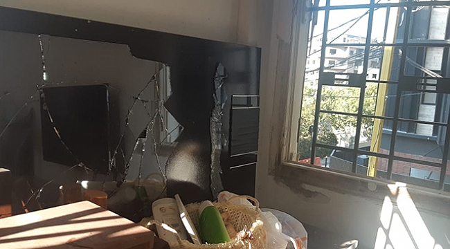 Lübnan'daki patlama sonrası halk faciadan kalan izleri silmeye çalışıyor.