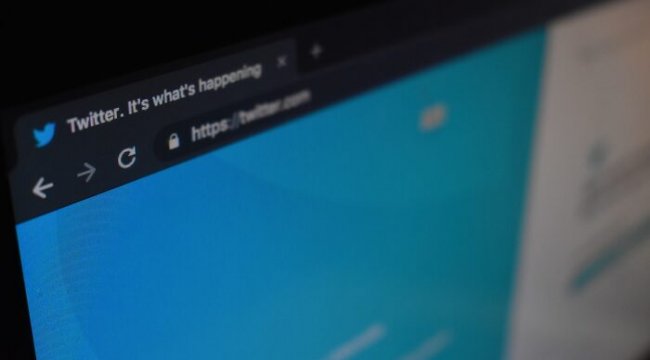 Twitter&#039;dan devlet kontrollü hesaplara etiket!