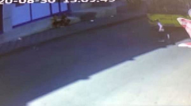 7 yaşındaki çocuğa oyun oynadığı sırada otobüs çarptı.