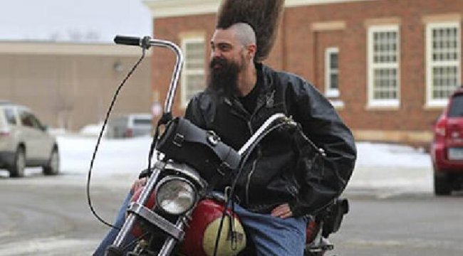 ABD&#039;de ilgi odağı oldu! 108 santimetre uzunluğundaki saçıyla Guinness&#039;e girdi