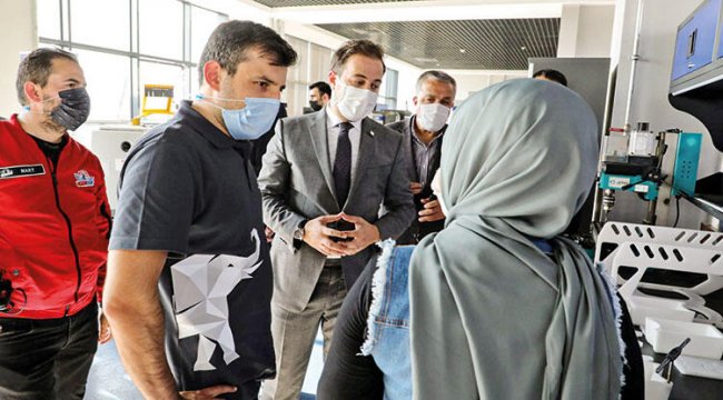 Adalet Bakanı Gül ve Bayraktar’dan HKÜ’ye ziyaret