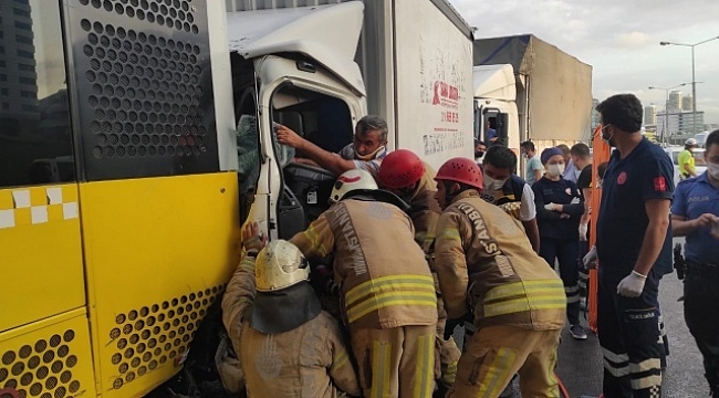 Basın Ekspres yolunda feci kaza: 2 ağır yaralı.