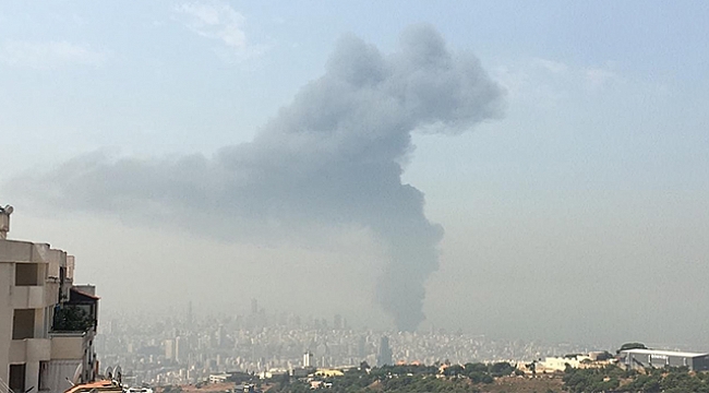 Beyrut Limanı'nda korkutan yangın.