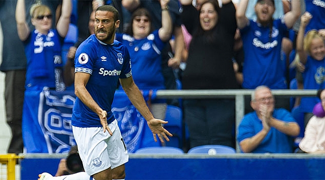 Emre Belözoğlu, Cenk Tosun için görüşmelere başladı.