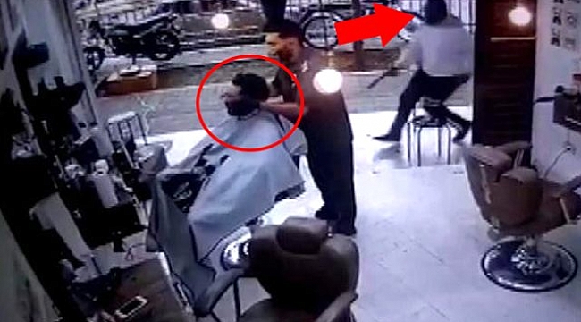 Kolombiya'da berber koltuğundaki müşteriye infaz! Kamera o anları anbean kaydetti.