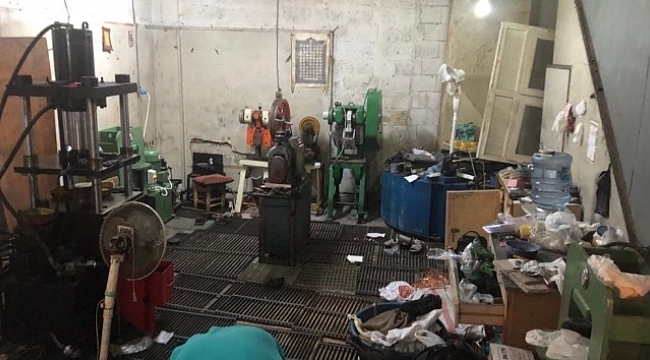 Sahte altın üreten atölyeye baskın.